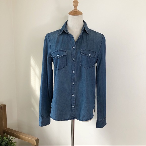 Prince & Fox Tops - NWT Prince & Fox l Chambray Button Down Shirt S